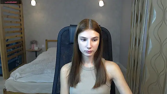 Snapshot of AnaHoney chatting on October 2, 2025, 2:48 am AnaHoney online show from October 2, 2025, 2:48 am