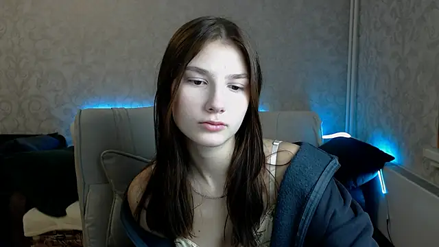 Snapshot of AnaHoney chatting on February 18, 2025, 1:10 am AnaHoney online show from February 18, 2025, 1:10 am