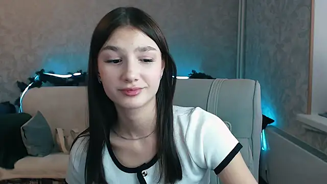 Snapshot of AnaHoney chatting on February 3, 2025, 4:14 am AnaHoney online show from February 3, 2025, 4:14 am