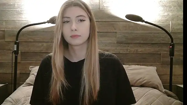 Snapshot of ErikaShyy chatting on November 25, 2025, 11:10 am ErikaShyy online show from November 25, 2025, 11:10 am