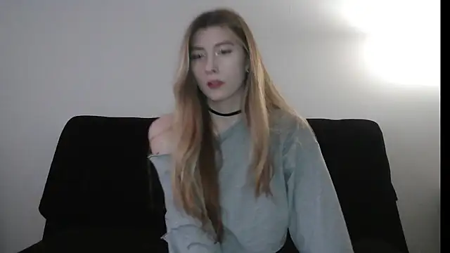 Snapshot of ErikaShyy chatting on December 15, 2025, 10:54 am ErikaShyy online show from December 15, 2025, 10:54 am