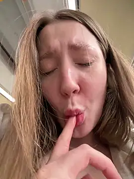 Sophie Avory online show from April 30, 2026, 3:52 pm
