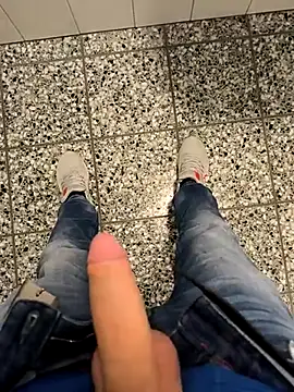 Snapshot of geilehecke1 chatting on December 6, 2024, 12:00 pm geilehecke1 online show from December 6, 2024, 12:00 pm