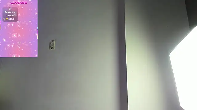 Snapshot of LiaFlowers chatting on February 27, 2025, 6:35 am LiaFlowers online show from February 27, 2025, 6:35 am