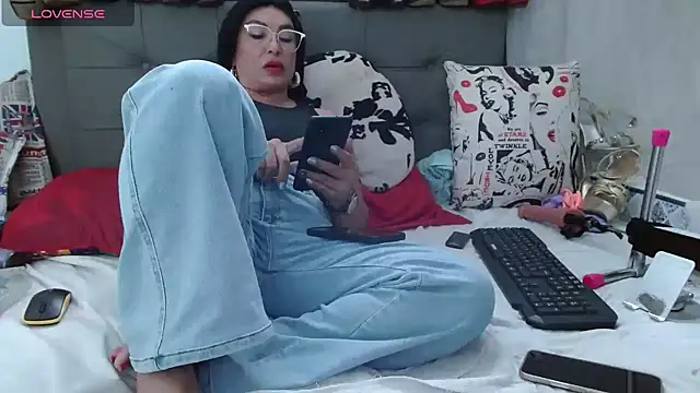 Snapshot of katysquirtdirty chatting on June 4, 2026, 7:40 pm katysquirtdirty online show from June 4, 2026, 7:40 pm