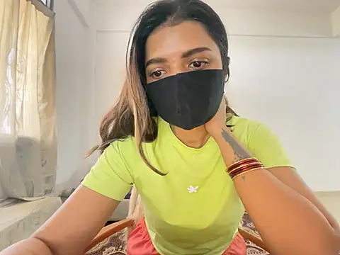 Snapshot of MaYaa__11 chatting on December 31, 2024, 9:21 am MaYaa 11 online show from December 31, 2024, 9:21 am