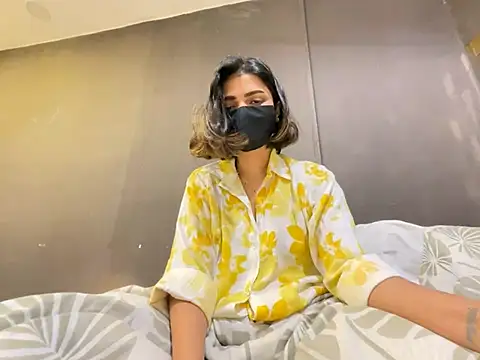 Snapshot of MaYaa__11 chatting on March 11, 2025, 5:02 pm MaYaa 11 online show from March 11, 2025, 5:02 pm