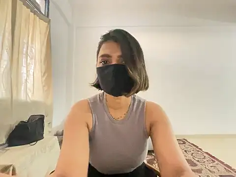 Snapshot of MaYaa__11 chatting on January 2, 2025, 11:52 am MaYaa 11 online show from January 2, 2025, 11:52 am