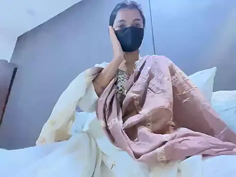 Snapshot of MaYaa__11 chatting on March 9, 2025, 6:00 pm MaYaa 11 online show from March 9, 2025, 6:00 pm