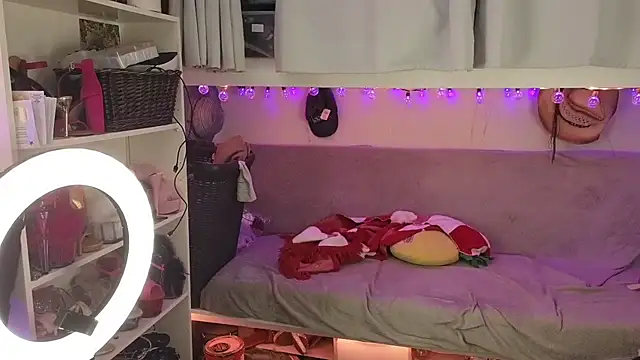 cunty tranny lydia online show from December 17, 2025, 6:18 am