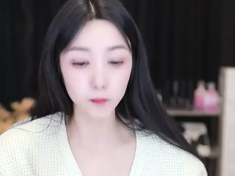 Snapshot of Nuyoah-77 chatting on November 2, 2025, 2:00 pm Nuyoah-77 online show from November 2, 2025, 2:00 pm