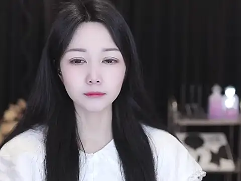 Snapshot of Nuyoah-77 chatting on March 13, 2026, 6:29 am Nuyoah-77 online show from March 13, 2026, 6:29 am