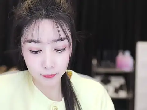 Snapshot of Nuyoah-77 chatting on November 28, 2025, 3:34 pm Nuyoah-77 online show from November 28, 2025, 3:34 pm