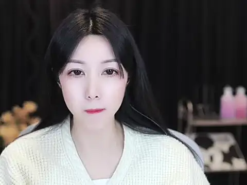 Nuyoah-77 online show from January 18, 2026, 1:47 pm