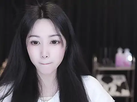 Snapshot of Nuyoah-77 chatting on February 21, 2026, 2:52 pm Nuyoah-77 online show from February 21, 2026, 2:52 pm