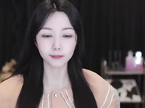 Snapshot of Nuyoah-77 chatting on March 9, 2026, 6:50 am Nuyoah-77 online show from March 9, 2026, 6:50 am