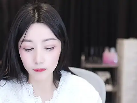 Snapshot of Nuyoah-77 chatting on November 25, 2025, 4:07 pm Nuyoah-77 online show from November 25, 2025, 4:07 pm