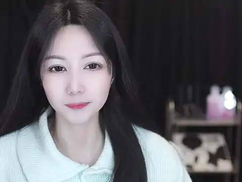 Snapshot of Nuyoah-77 chatting on March 3, 2026, 2:24 pm Nuyoah-77 online show from March 3, 2026, 2:24 pm