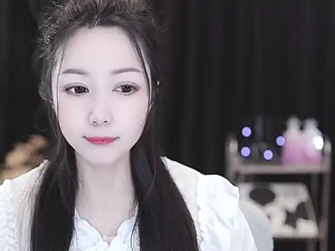 Snapshot of Nuyoah-77 chatting on February 19, 2026, 6:21 am Nuyoah-77 online show from February 19, 2026, 6:21 am