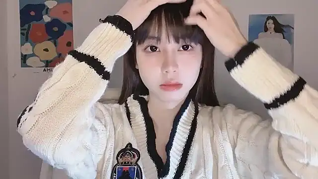 Snapshot of -Hottie chatting on November 20, 2025, 4:07 pm -Hottie online show from November 20, 2025, 4:07 pm