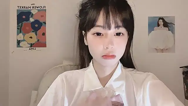 Snapshot of -Hottie chatting on December 2, 2025, 3:58 pm -Hottie online show from December 2, 2025, 3:58 pm