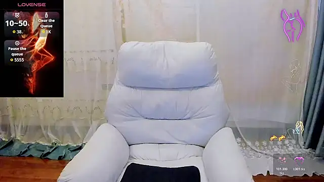 Snapshot of Pennyee chatting on June 16, 2026, 5:51 am Pennyee online show from June 16, 2026, 5:51 am