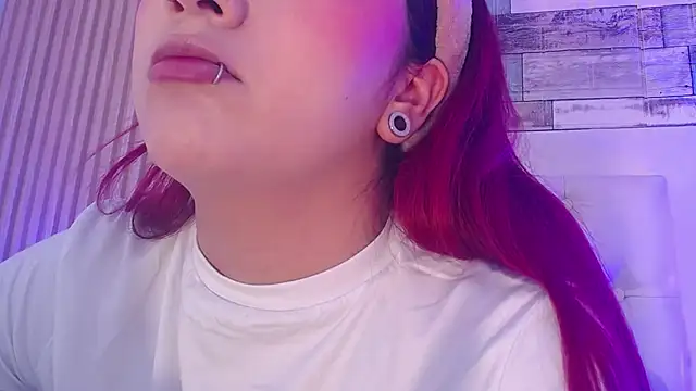 Mia Rinn online show from March 18, 2026, 3:24 pm