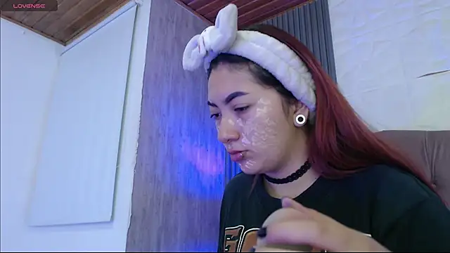 Mia Rinn online show from November 20, 2025, 1:34 pm