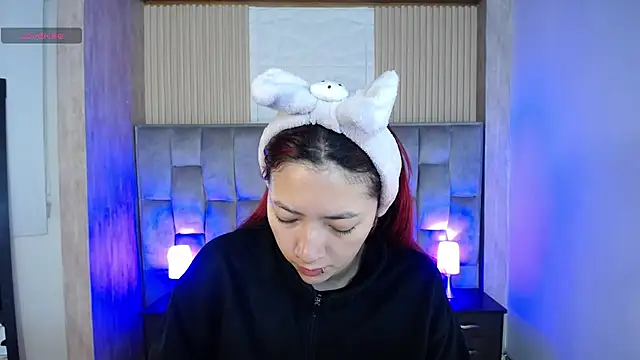 Mia Rinn online show from October 10, 2025, 1:23 pm