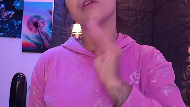 Snapshot of graceymilf666 chatting on October 28, 2025, 11:42 am graceymilf666 online show from October 28, 2025, 11:42 am