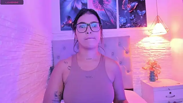 Snapshot of graceymilf666 chatting on March 18, 2025, 11:22 am graceymilf666 online show from March 18, 2025, 11:22 am