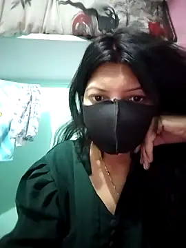 Hotty-Divya online show from April 20, 2026, 3:53 am