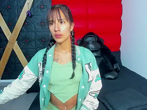 Snapshot of Avi_Thomsonn chatting on March 10, 2026, 2:37 am Avi Thomsonn online show from March 10, 2026, 2:37 am