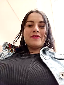 Lesly 10- online show from February 3, 2025, 8:35 pm