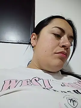 Lesly 10- online show from July 4, 2026, 4:11 pm