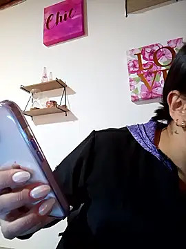 Snapshot of Lesly_10- chatting on June 12, 2026, 5:00 pm Lesly 10- online show from June 12, 2026, 5:00 pm