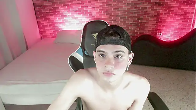 Snapshot of zacariasss_ chatting on October 1, 2025, 4:06 am zacariasss online show from October 1, 2025, 4:06 am