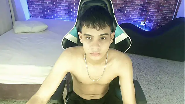 Snapshot of zacariasss_ chatting on September 25, 2025, 3:56 am zacariasss online show from September 25, 2025, 3:56 am