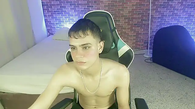 Snapshot of zacariasss_ chatting on September 13, 2025, 4:01 am zacariasss online show from September 13, 2025, 4:01 am