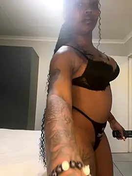 Snapshot of InkLady444 chatting on October 19, 2025, 12:57 am InkLady444 online show from October 19, 2025, 12:57 am