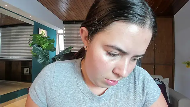 Lyssa Muller online show from December 4, 2025, 1:54 pm