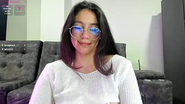 Snapshot of emmadiaz1 chatting on November 5, 2025, 4:37 am emmadiaz1 online show from November 5, 2025, 4:37 am