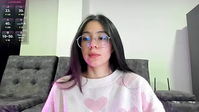 Snapshot of emmadiaz1 chatting on November 6, 2025, 3:43 am emmadiaz1 online show from November 6, 2025, 3:43 am