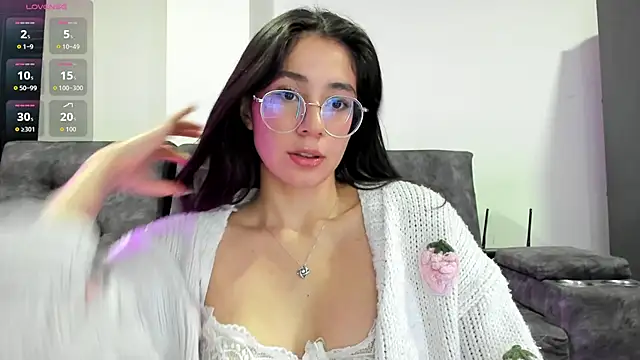 Snapshot of emmadiaz1 chatting on November 24, 2025, 6:13 am emmadiaz1 online show from November 24, 2025, 6:13 am