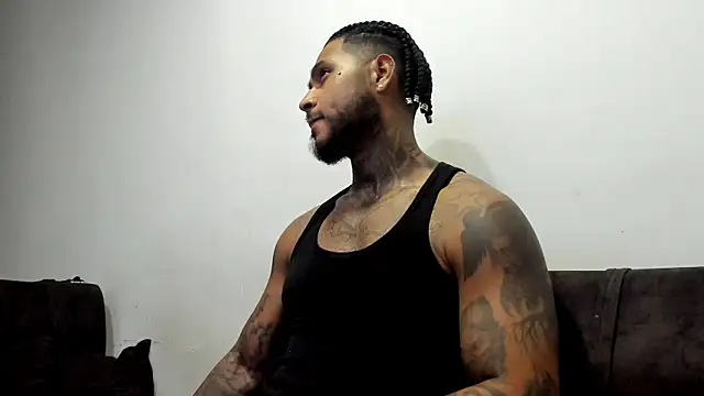 Snapshot of Exotic_tatto27121 chatting on May 23, 2026, 6:01 am Exotic tatto27121 online show from May 23, 2026, 6:01 am