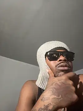 Snapshot of SluttyLyfe4L chatting on June 3, 2026, 2:33 pm SluttyLyfe4L online show from June 3, 2026, 2:33 pm