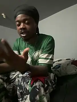 Snapshot of SluttyLyfe4L chatting on August 2, 2026, 12:42 am SluttyLyfe4L online show from August 2, 2026, 12:42 am