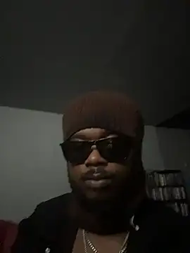Snapshot of SluttyLyfe4L chatting on June 15, 2026, 2:34 am SluttyLyfe4L online show from June 15, 2026, 2:34 am