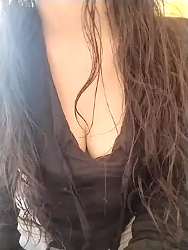 Snapshot of Sweetlovve@xh chatting on February 15, 2025, 5:19 am Sweetlovvexh online show from February 15, 2025, 5:19 am