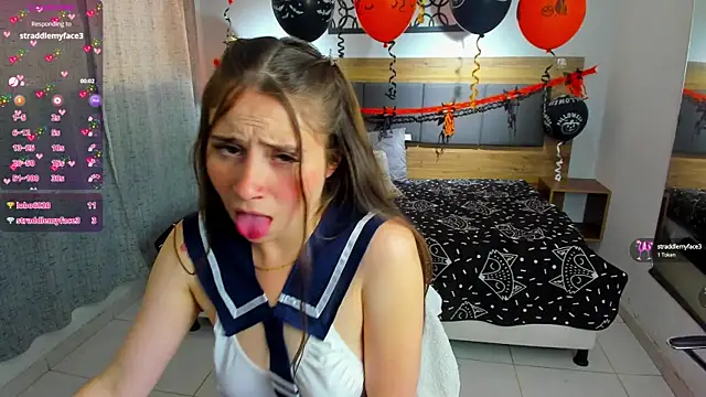 Snapshot of martina_lujann chatting on October 9, 2025, 1:44 pm martina lujann online show from October 9, 2025, 1:44 pm